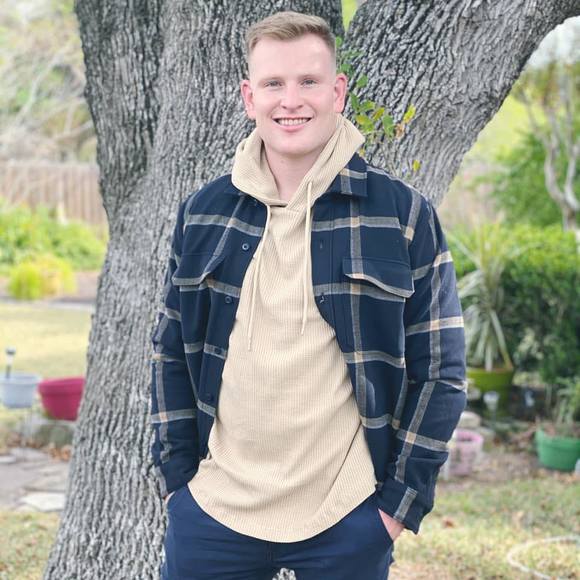 Meet your Posher, Kyle - Picture 1 of 1